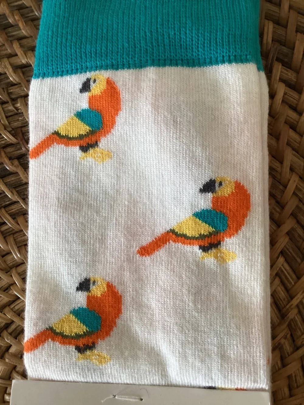 Pact NWT Men Crew Socks 9-13 Tropical Parrots Organic Cotton Basics Sustainable